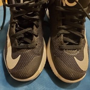 Boys nike shoes size12c
